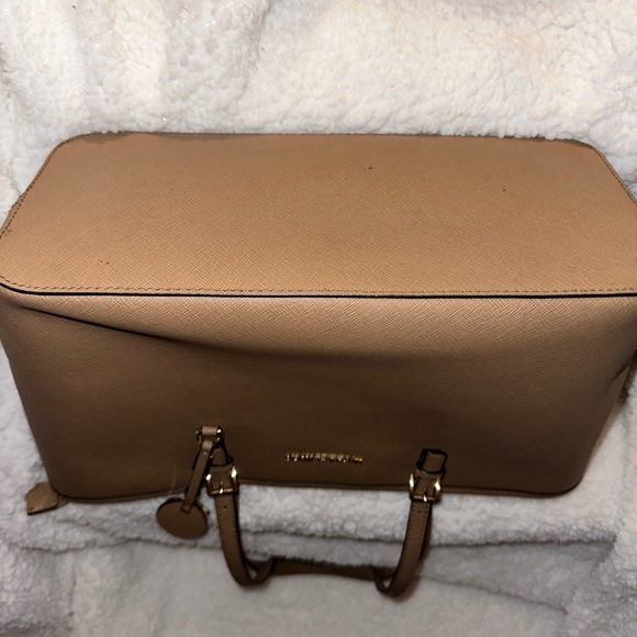 EUC AUTHENTIC MK SHOULDER BAG - Picture 8 of 10